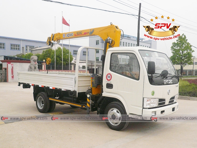 2 Tons Telescopic Boom Crane Dongfeng - RF - White